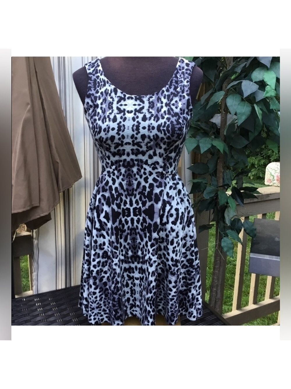 Bar lll animal print sleeveless dress Woman’s size XS fit and flare